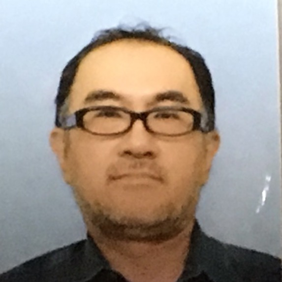 English to Japanese translator specializing in business and