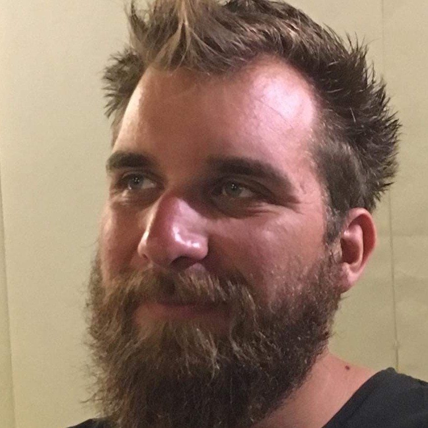 English to Greek translator specializing in technical texts